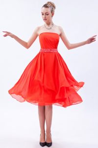 Red Empire Strapless Prom Dress with Beading Sash to Knee-length