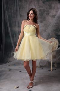 Special Light Yellow Beaded Prom Celebrity Dress Mini-length Organza