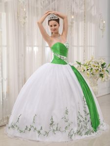 Embroidered Sweetheart Sweet 15 Dresses in White and Green 2014