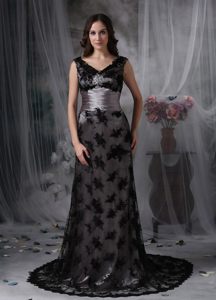 Beaded and Ruched Black Lace Brush Train V-neck Prom Formal Dress