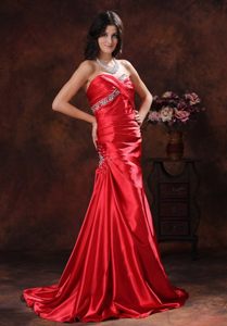 Newest Satin Prom Gown Dresses Beaded Sweetheart Brush Train in Red