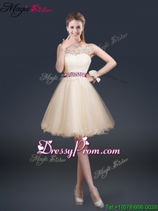 Beautiful Scoop Dama Dresses with Appliques and Belt