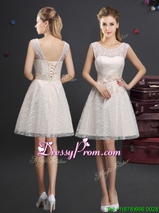 2017 Lovely See Through Scoop Short Dama Dress with Appliques and Lace