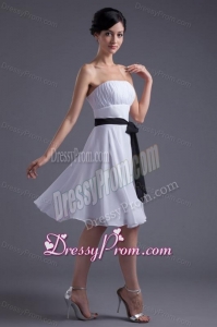 Elegant Empire Sash Knee-length White Chiffon Prom Dress with Strapless