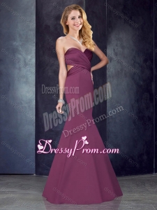 2016 Mermaid Sweetheart Backless Satin Dama Dress in Burgundy