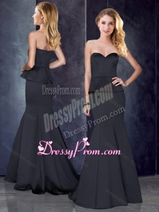 2016 Mermaid Sweetheart Satin Quinceanera Dama Dresses in Black with Brush Train