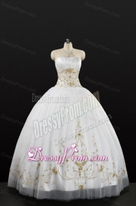White Strapless 2015 Quinceanera Dress with Beading and Appliques