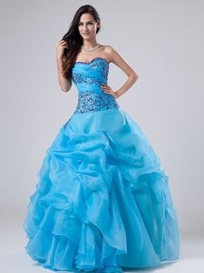 Modest Sweetheart Beaded Embroidery Dress for Quinceanera Organza