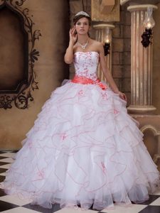 Fashionable White Organza Dresses for 15 Brasilia Strapless Embroidery