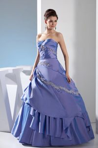 Ruching Pick-ups Appliques Strapless Quinceanera Dress in Purple
