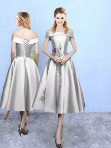 Off The Shoulder Sleeveless Dama Dress for Quinceanera Tea Length Appliques Silver Taffeta