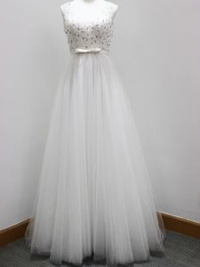 White A-line Tulle V-neck Sleeveless Beading and Belt Zipper Quinceanera Dama Dress Brush Train