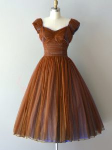 Fitting Brown Chiffon Zipper Quinceanera Court Dresses Cap Sleeves Knee Length Ruching