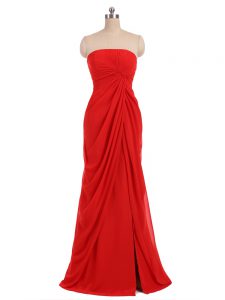 Traditional Red Column/Sheath Chiffon Strapless Sleeveless Ruching Floor Length Zipper Quinceanera Court Dresses