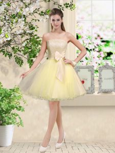 Stylish Sleeveless Organza Knee Length Lace Up Quinceanera Court of Honor Dress in Light Yellow with Lace and Belt
