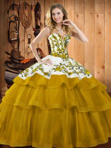 Sleeveless Embroidery Lace Up Quinceanera Gown with Gold Sweep Train