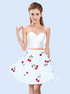 White Satin Lace Up Quinceanera Dama Dress Sleeveless Mini Length Pattern
