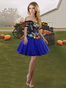Low Price Royal Blue Ball Gowns Tulle Off The Shoulder Sleeveless Embroidery Mini Length Lace Up Evening Dress