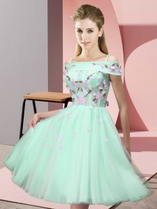 Chic Apple Green Empire Off The Shoulder Short Sleeves Tulle Knee Length Lace Up Appliques Dama Dress