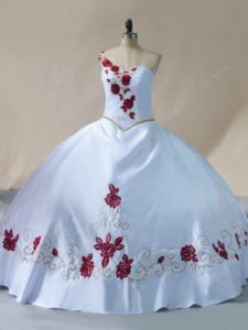 Sleeveless Floor Length Embroidery Lace Up Sweet 16 Quinceanera Dress with White