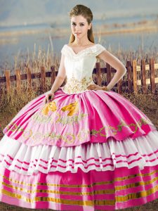 V-neck Sleeveless Satin Vestidos de Quinceanera Embroidery and Ruffled Layers Lace Up