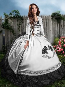 White And Black Ball Gowns Sweetheart Sleeveless Satin Floor Length Lace Up Embroidery and Ruffles Quince Ball Gowns