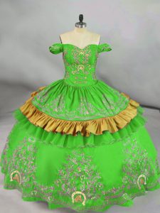 Sleeveless Satin Floor Length Lace Up Ball Gown Prom Dress in Green with Embroidery