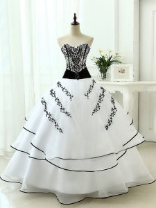 Dazzling Floor Length Ball Gowns Sleeveless White Quinceanera Gown Lace Up