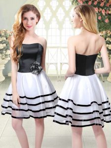 Hot Sale A-line Prom Dress White And Black Strapless Organza Sleeveless Mini Length Zipper