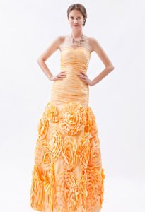 Rolling Flowers and Ruches Accent Prom Dama Dresses in Orange Color