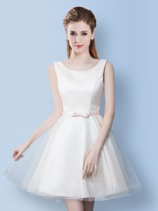 Hot Sale Scoop Knee Length A-line Sleeveless White Quinceanera Court of Honor Dress Lace Up