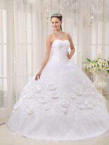 White Sweetheart Dresses For 15 with Appliques and Handy Flowers