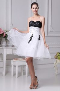 White and Black Organza Dresses for Prom Queen with Appliques