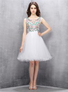 Enchanting White Zipper Scoop Beading and Embroidery Prom Party Dress Tulle Sleeveless