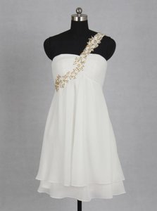 White A-line Chiffon One Shoulder Sleeveless Appliques and Ruching Mini Length Zipper