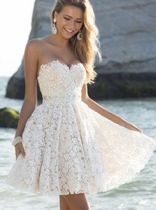 White Zipper Sweetheart Lace Homecoming Dress Lace Sleeveless
