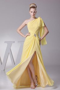 Light Yellow Prom Dress with One Shoulder and High Silt in Wollongong
