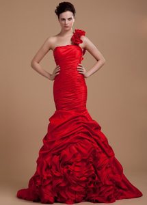 Mermaid Prom Dress With One Shoulder Hand Flowers and Ruffled Layers