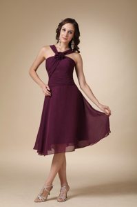 Hand Made Flower V-neck Knee-length Chiffon Dark Purple Prom Party Dress