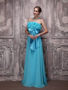 Chic Ruffled Strapless Chiffon Bowknot Prom Gown in Aqua Blue