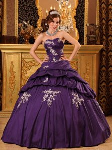 Taffeta Sweetheart Beading and Appliques Purple Sweet Sixteen Dresses