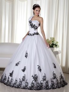 Voguish One Shoulder White Sweet 15 Dress with Embroidery