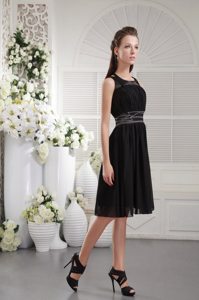 Brand New Scoop Neck Knee-Length Ruched Little Black Dresses