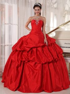 Latest Sweetheart Beaded Red Quinceanera Dresses in Derbyshire