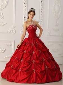 Appliqued Ruched Bodice Pick ups Quinceanera Gowns in Wine Red