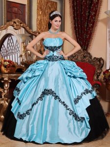 Appliques and Pick ups Accent Quinces Dresses in Black and Blue