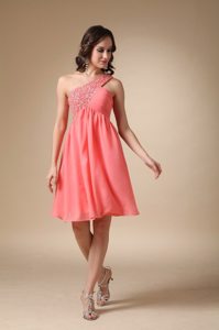 Watermelon Red One Shoulder Knee-length Beading Grad Dresses