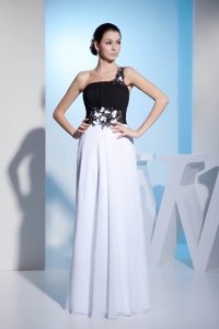 Black and White One Shoulder Appliques Prom Gown Floor-length