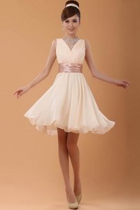 Wonderful V-neck Sleeveless Prom Party Dress Mini Length Belt Peach Organza