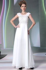 Clearance Scoop White Column/Sheath Lace Prom Dresses Zipper Chiffon Sleeveless Floor Length